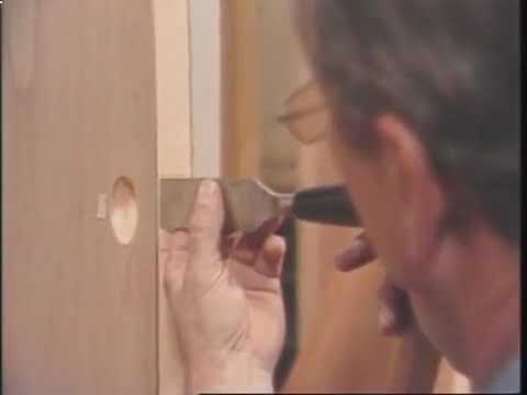 Установка защелки на дверь