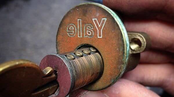 Срочная замена замков в Челябинске